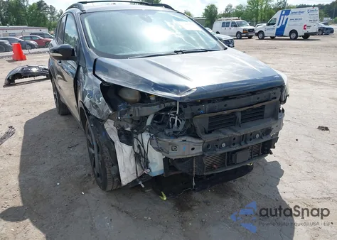 2017 Ford Escape Titanium из США, поврежденный, VIN 1FMCU9J94HUA47678